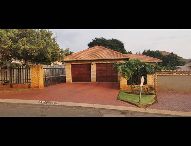 3 BEDROOM FREESTANDING FOR SALE IN SAFARI GARDENS